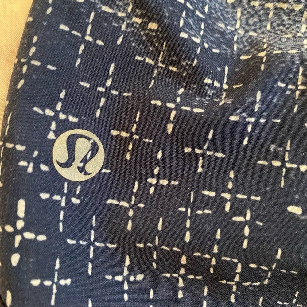 Lululemon Speed shorts. Size 2 women’s - Picture 7 of 7